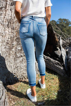 Load image into Gallery viewer, High Waist torn washed jeans