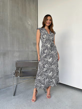Load image into Gallery viewer, Trissa Navy/White Floral Print Dress