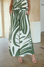 Load image into Gallery viewer, Deja Green/White BOLD Print Pants - Part of a set