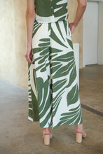 Load image into Gallery viewer, Deja Green/White BOLD Print Pants - Part of a set