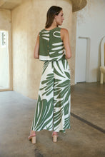 Load image into Gallery viewer, Deja Green/White BOLD Print Pants - Part of a set