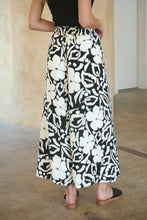 Load image into Gallery viewer, Evie White/Black Floral Print Drawstring Pants