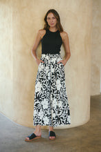 Load image into Gallery viewer, Evie White/Black Floral Print Drawstring Pants