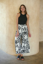 Load image into Gallery viewer, Evie White/Black Floral Print Drawstring Pants