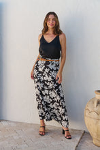 Load image into Gallery viewer, Esperence Black/White Floral Print Maxi Skirt