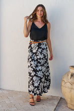 Load image into Gallery viewer, Esperence Black/White Floral Print Maxi Skirt