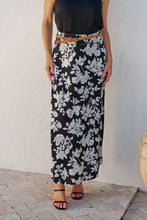 Load image into Gallery viewer, Esperence Black/White Floral Print Maxi Skirt