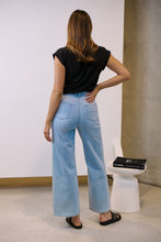 Load image into Gallery viewer, Light Wash Square Pocket Denim Wide Leg Mum Jeans