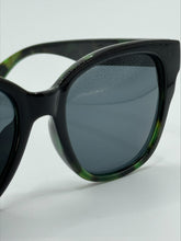 Load image into Gallery viewer, Sienna Green/Black Sunglasses