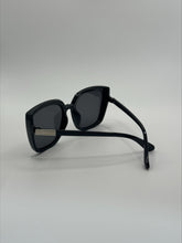 Load image into Gallery viewer, Mabel Black Sunglasses