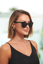Load image into Gallery viewer, Cassie Black Sunglasses