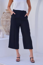 Load image into Gallery viewer, Clover Black Linen Culotte Pants
