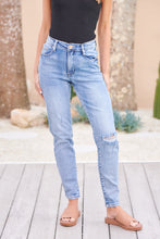 Load image into Gallery viewer, Virgo Washed Blue Denim Torn Knee Jeans